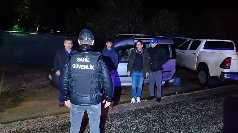 Ege'de Düzensiz Göçmen Operasyonu: 44 Kişi Yakalandı