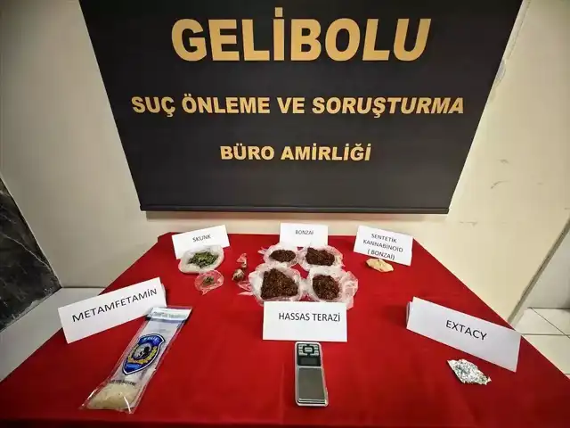 Gelibolu'da Uyuşturucu Operasyonu: 2 Gözaltı, 336 Gram Madde Ele Geçirildi